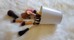 Nettoyer ses pinceaux à maquillage