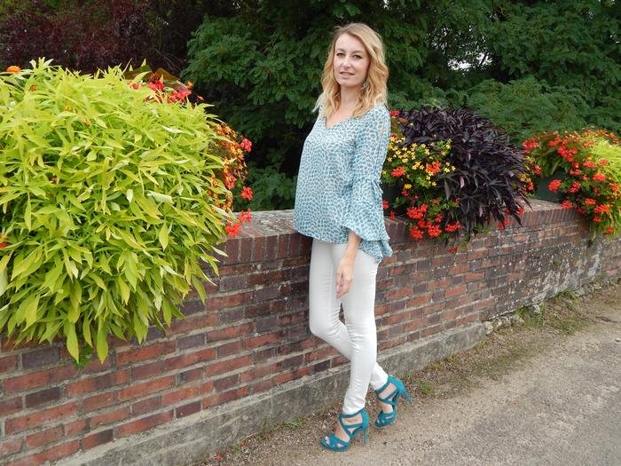 look casual chic avec l'une des tendances de la rentrée: les manches pagodes