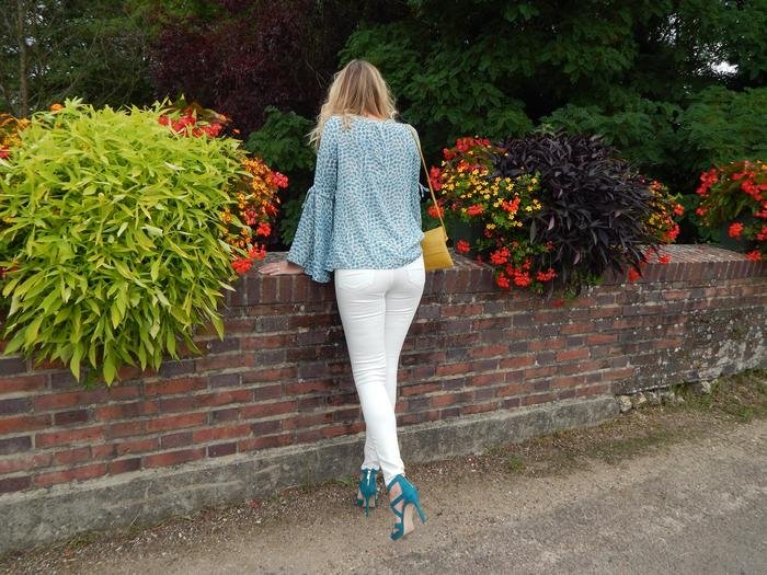 look casual chic avec l'une des tendances de la rentrée: les manches pagodes