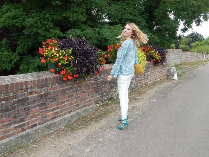 look casual chic avec l'une des tendances de la rentrée: les manches pagodes