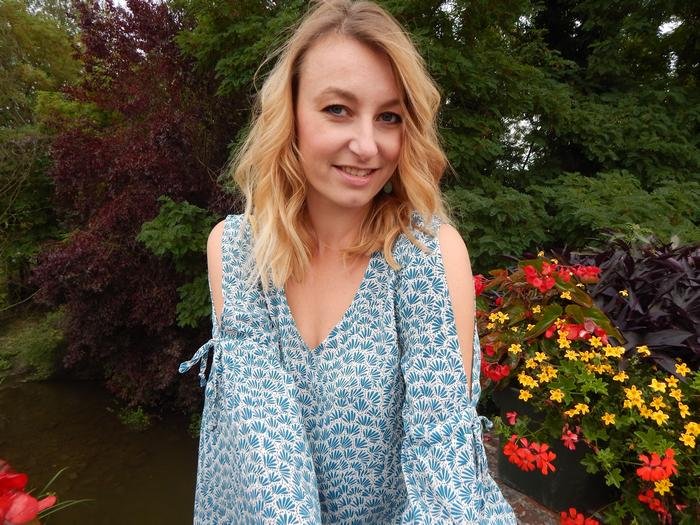 look casual chic avec l'une des tendances de la rentrée: les manches pagodes