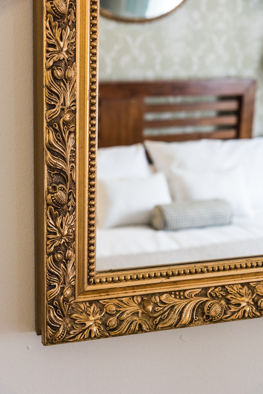 Comment utiliser les miroirs pour sublimer votre décoration intérieure ?